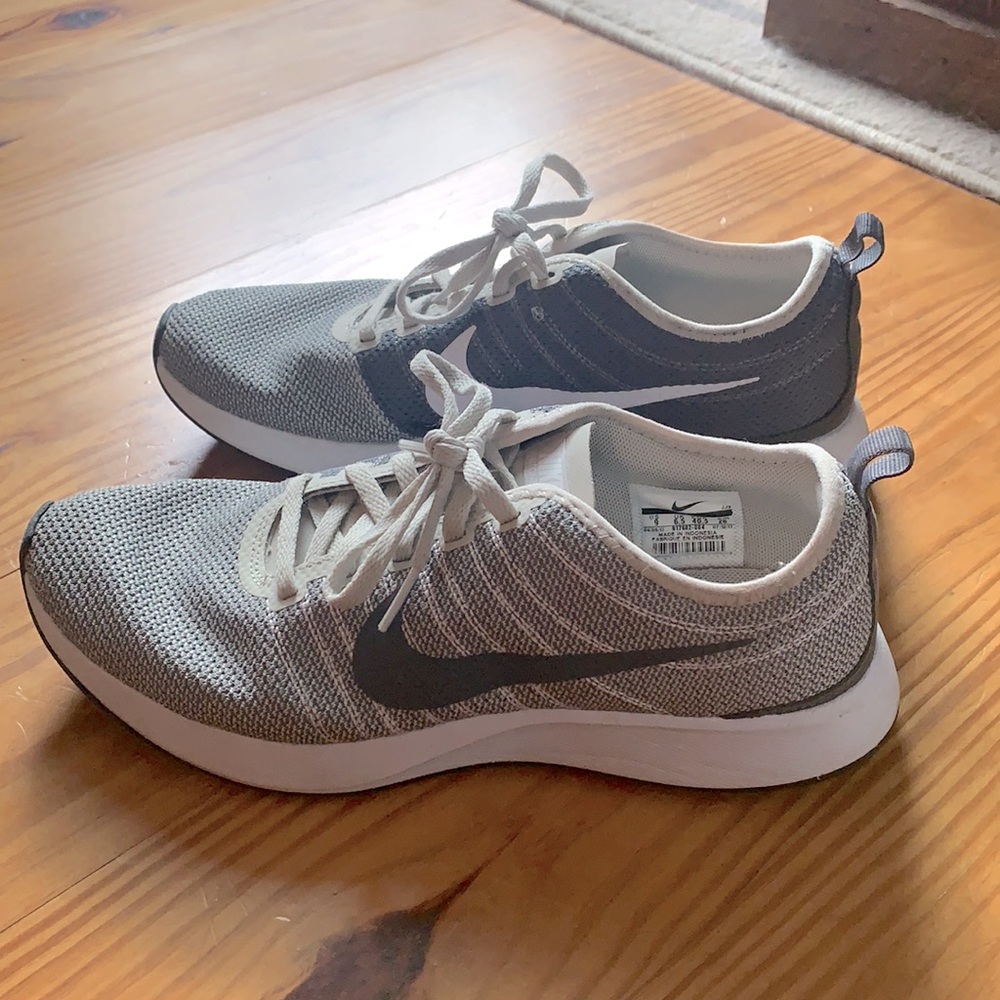 Women’s Nike sneakers Size 9